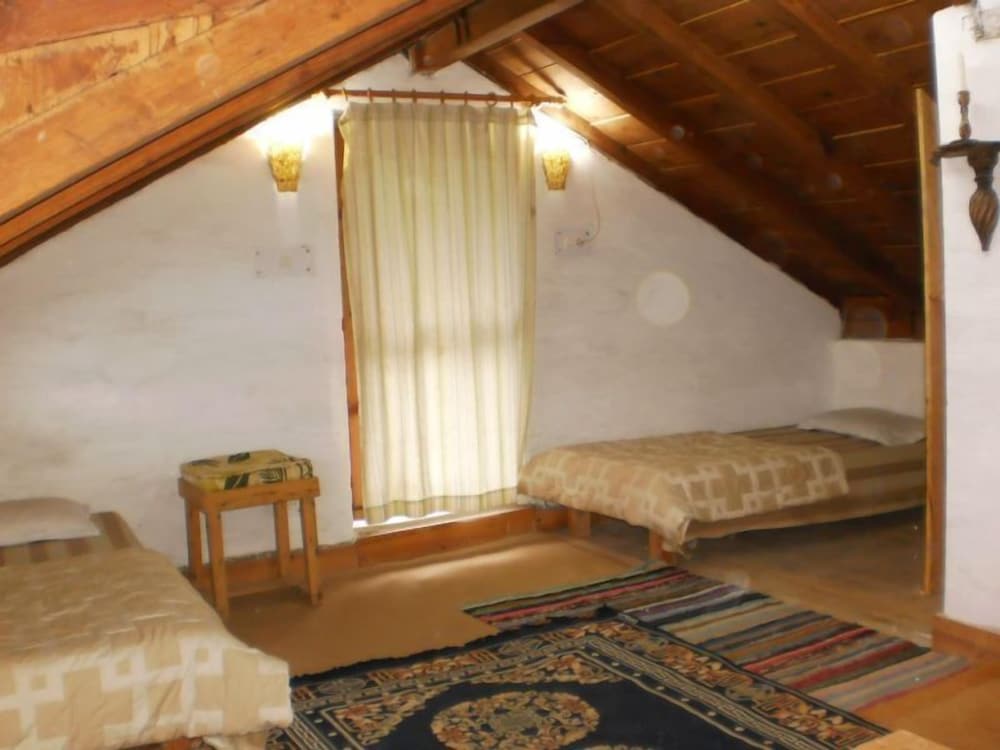 Hotel Dev Cottage