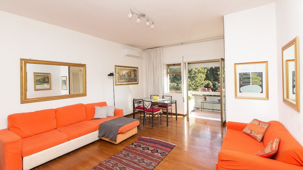 Rental in Rome Aurelia Antica