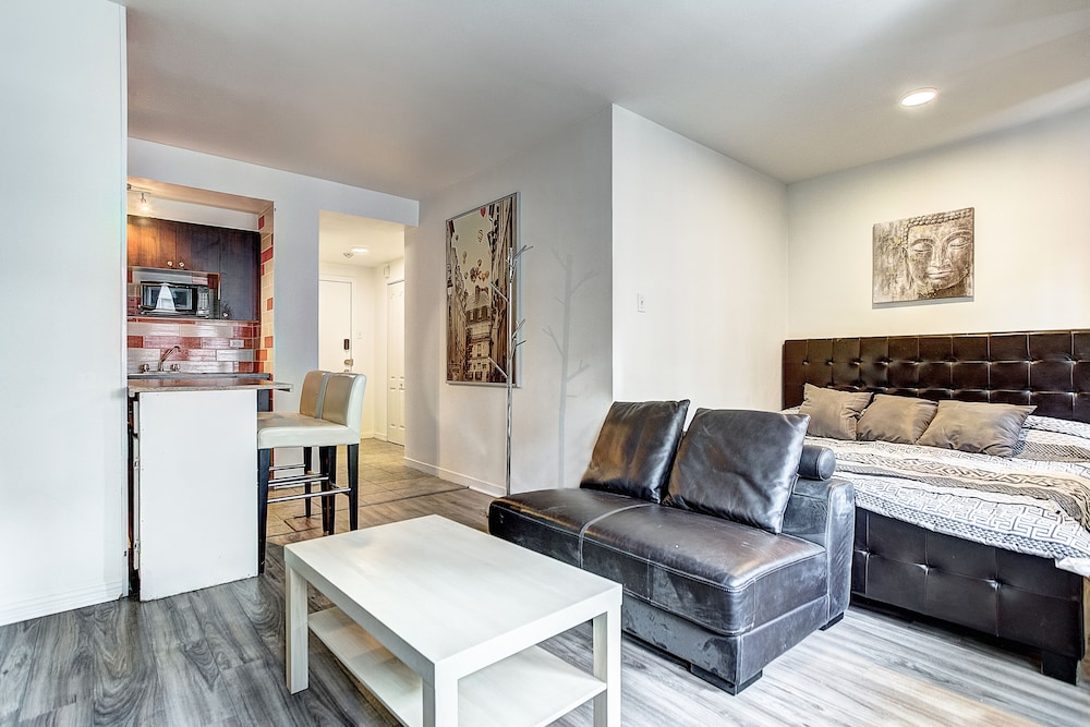 Destination Stays McGill Plaza DT MTL