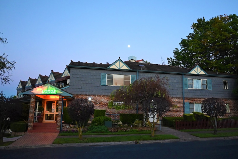 Grand Country Lodge Motel