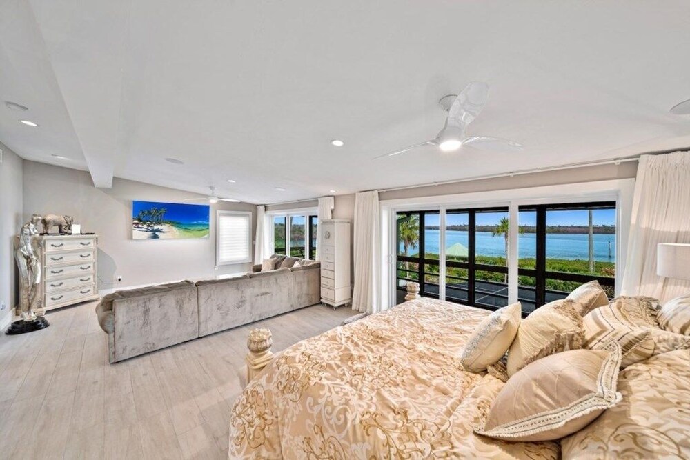 Wine Down 7 Bedroom Home by RedAwning