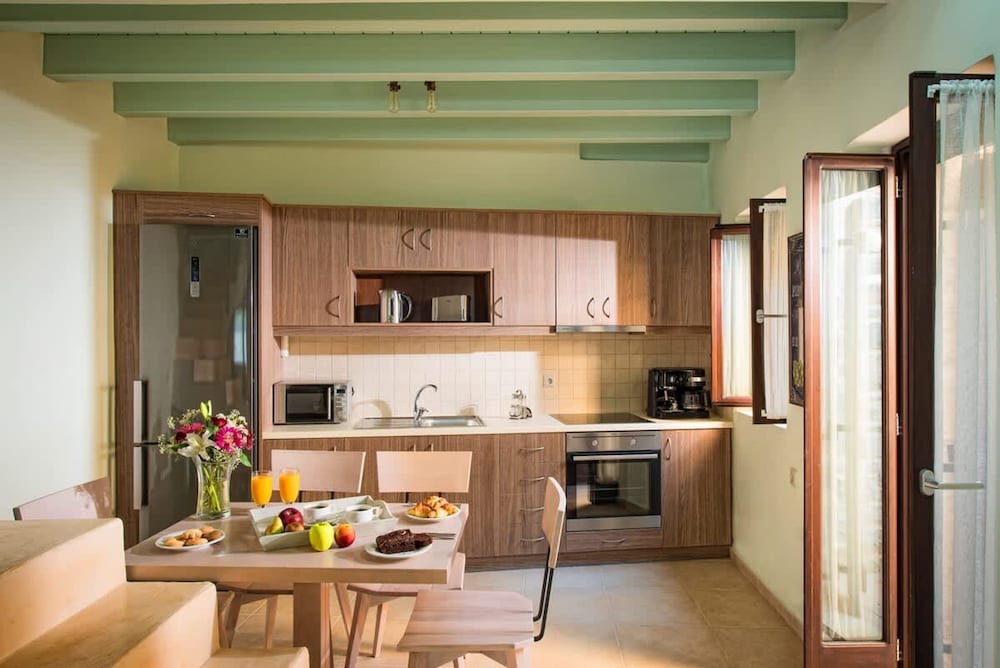 Phaistos Villas - Villa Kastalia Poolside Retreat
