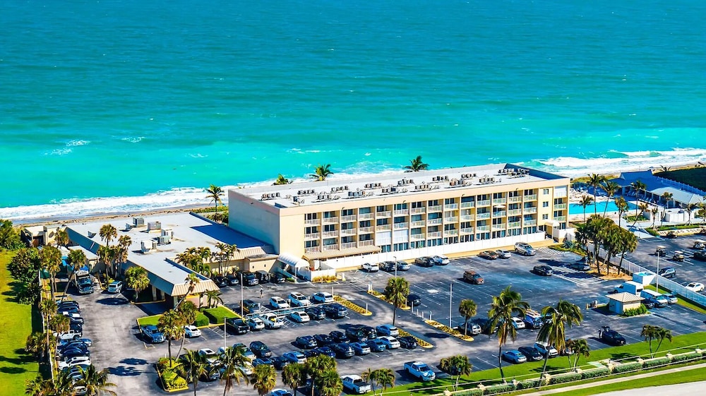 408 On Hutchinson Island