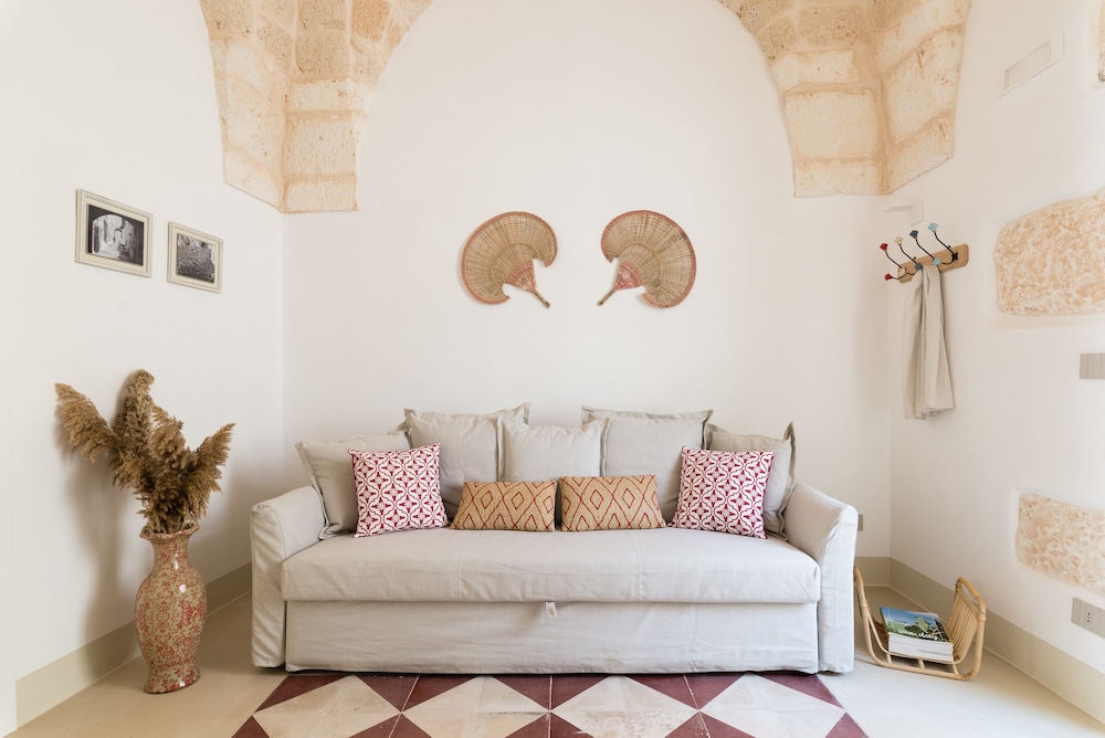 Cementine Traditional Suites