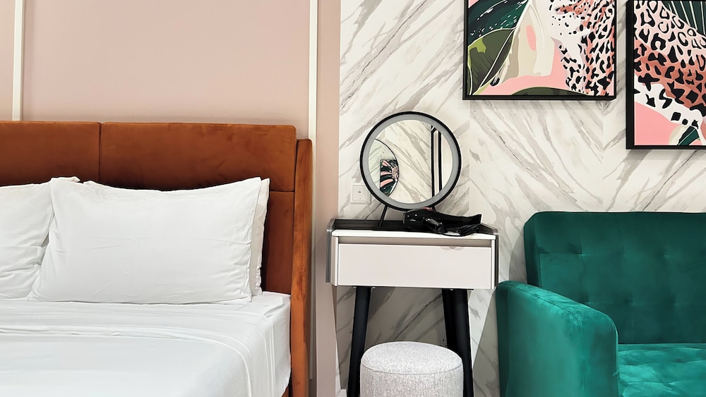 The Paxtonz by Manhattan Group