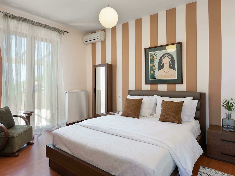 Luxury Villa With Heated Pool, Hamam, Hydromassage, Billiard, 700m to the Beach photo 4