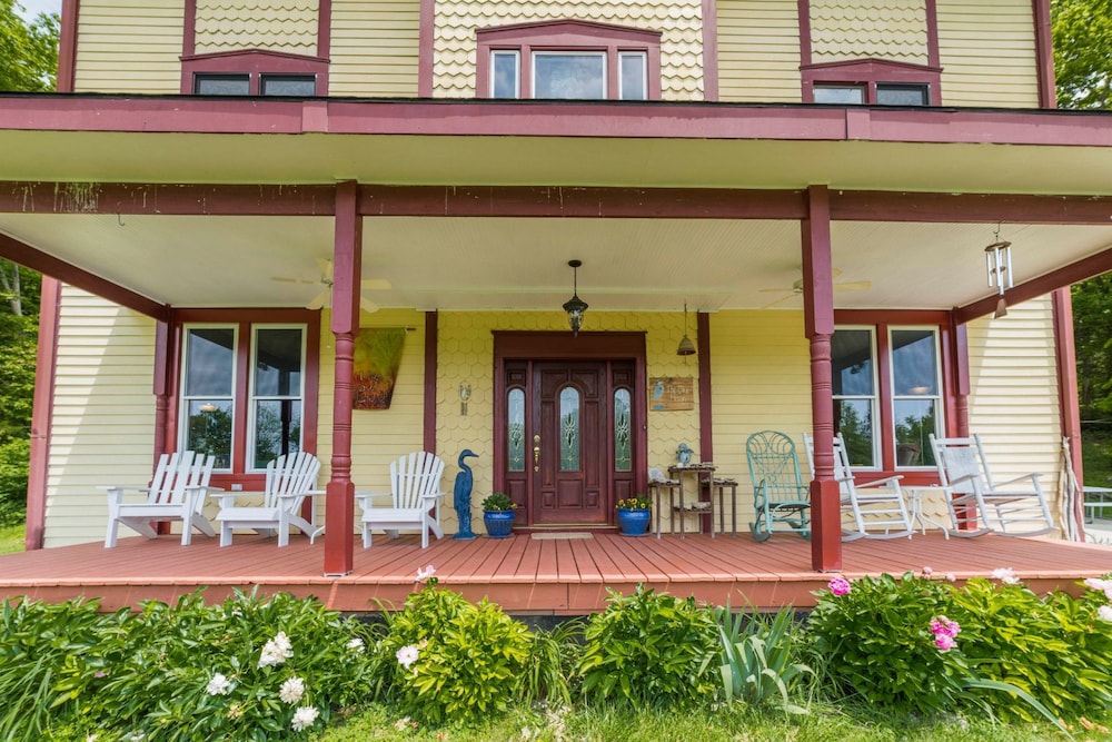 Blue Heron B&B and Retreat Center
