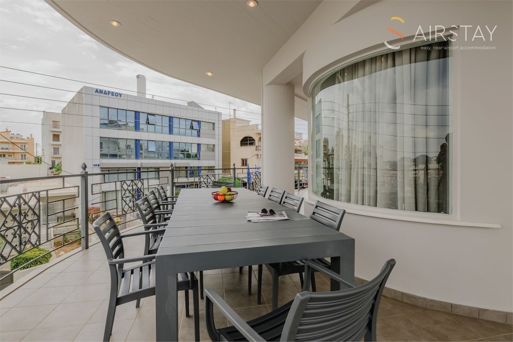 Jaax Apartment Airport by Airstay