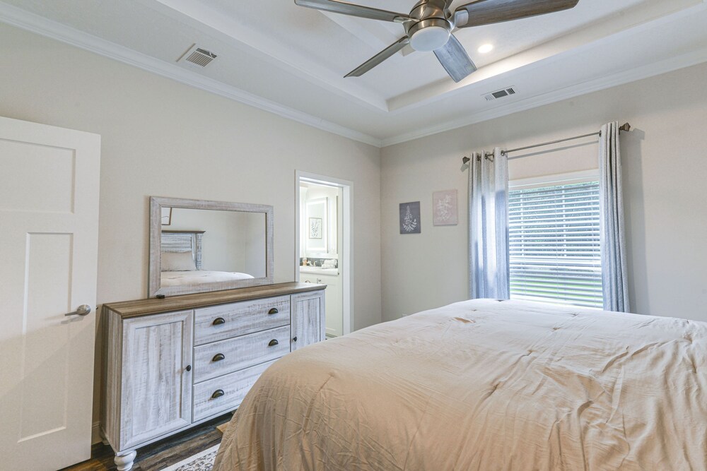 Peaceful Starke Retreat w/ Deck: 6 Mi to Downtown! view 5
