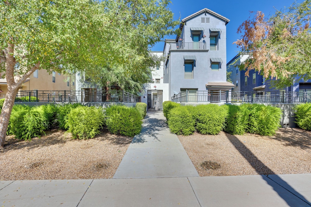 Modern Townhome w/ Balcony in Chandler! view 4
