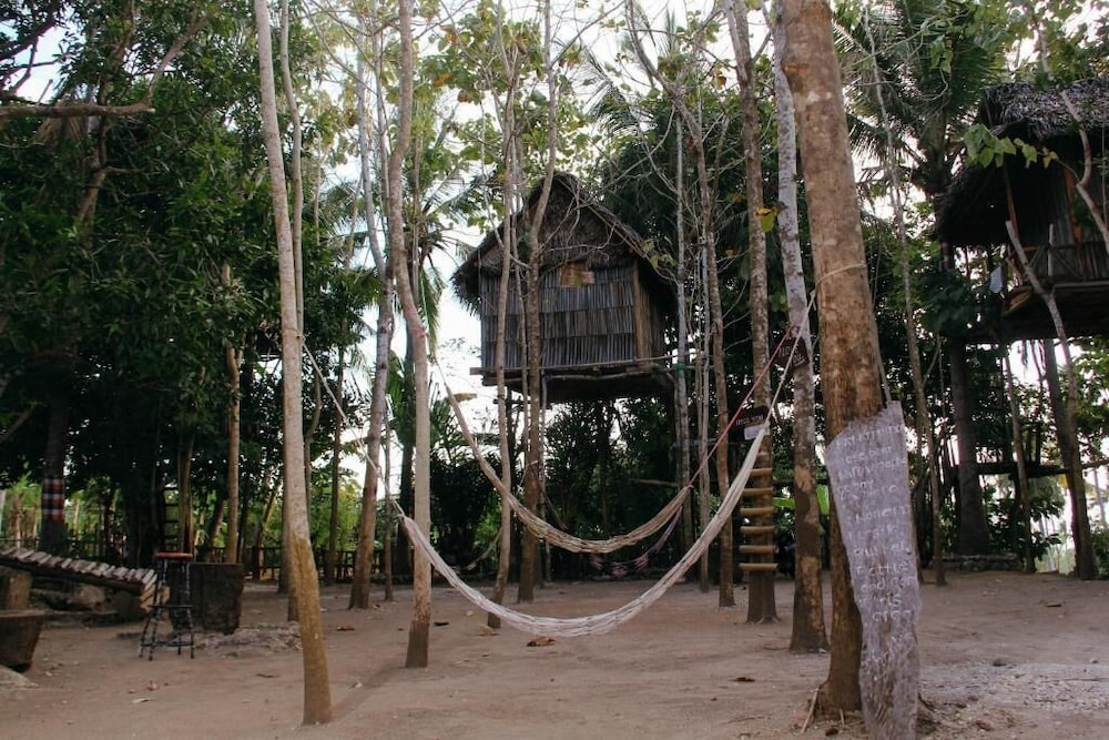 Nyuh Bengkok Tree House