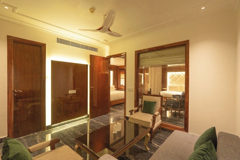 Gajraula Sukhdev Dhaba & Resort