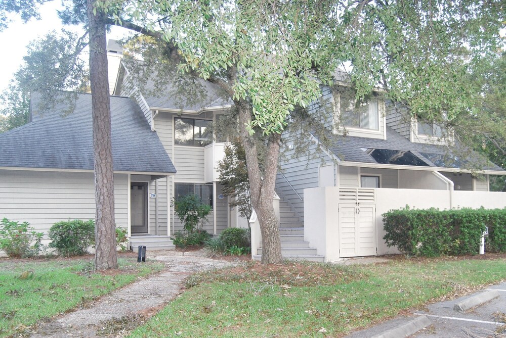 West Hyde Park 14b 2 Bedroom Villa by RedAwning