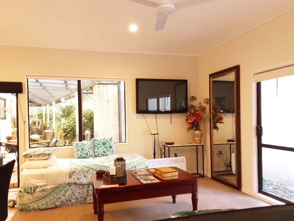 Madhuban - Waterfront in Whangaroa view 5