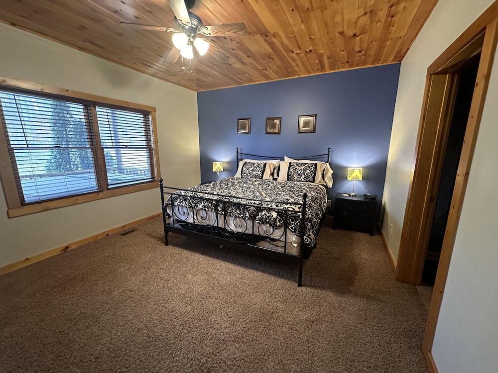 Donovan's Dacha by Taylor Made Deep Creek view 5