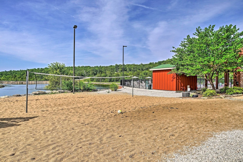 Stonebridge Resort Retreat w/ Golf Course Views!