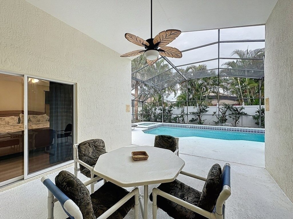 Incredible 4 Bed Pool/spa Home, Minutes To Disney 4 Bedroom Villa