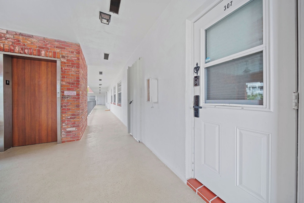 Luxe 2BR Escape Fort Lauderdale