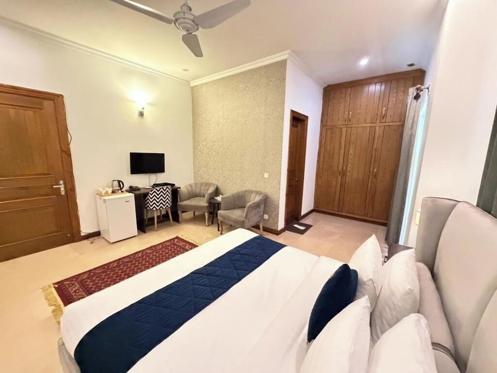 Rhodium Hotel ONE