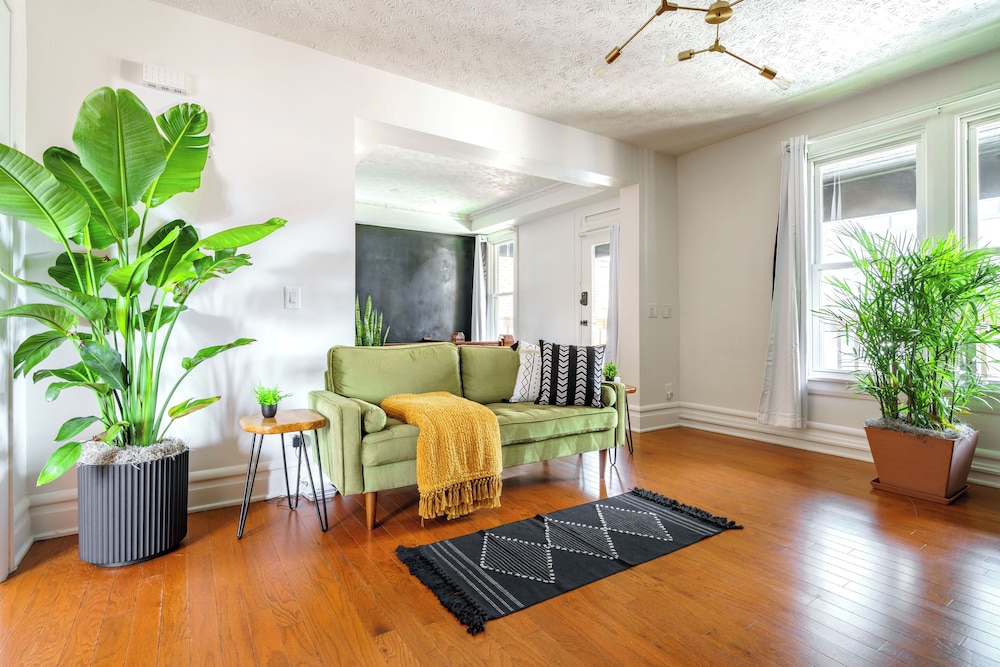 Jungle House Boutique Suites – Short North & Convention Center