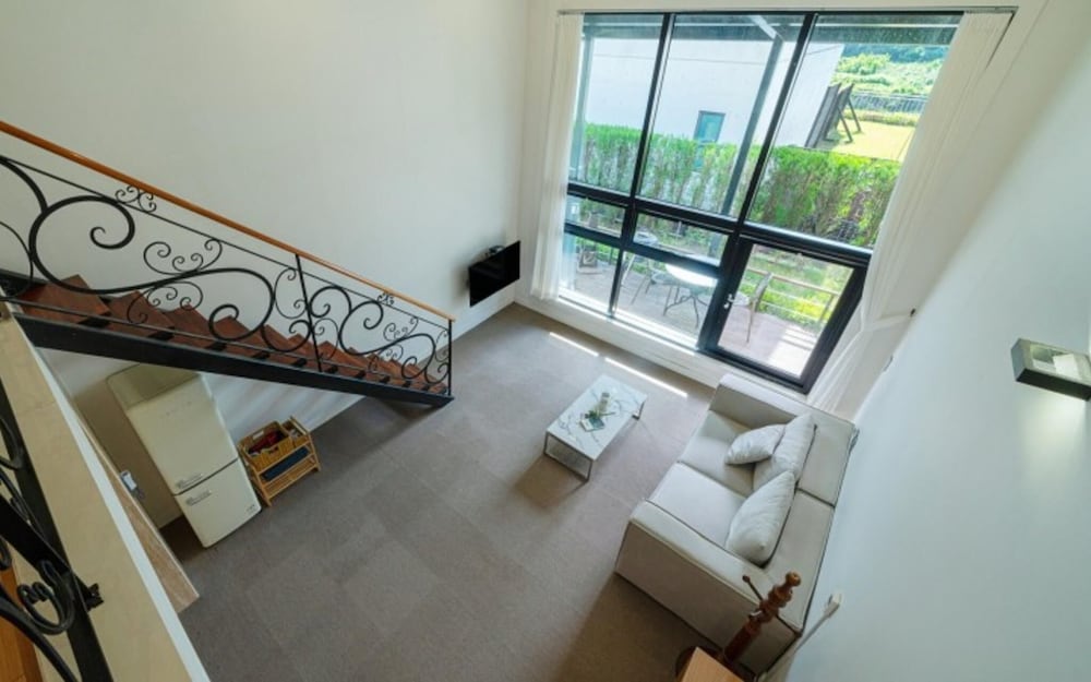 Taean Bohemia Village Pension view 3