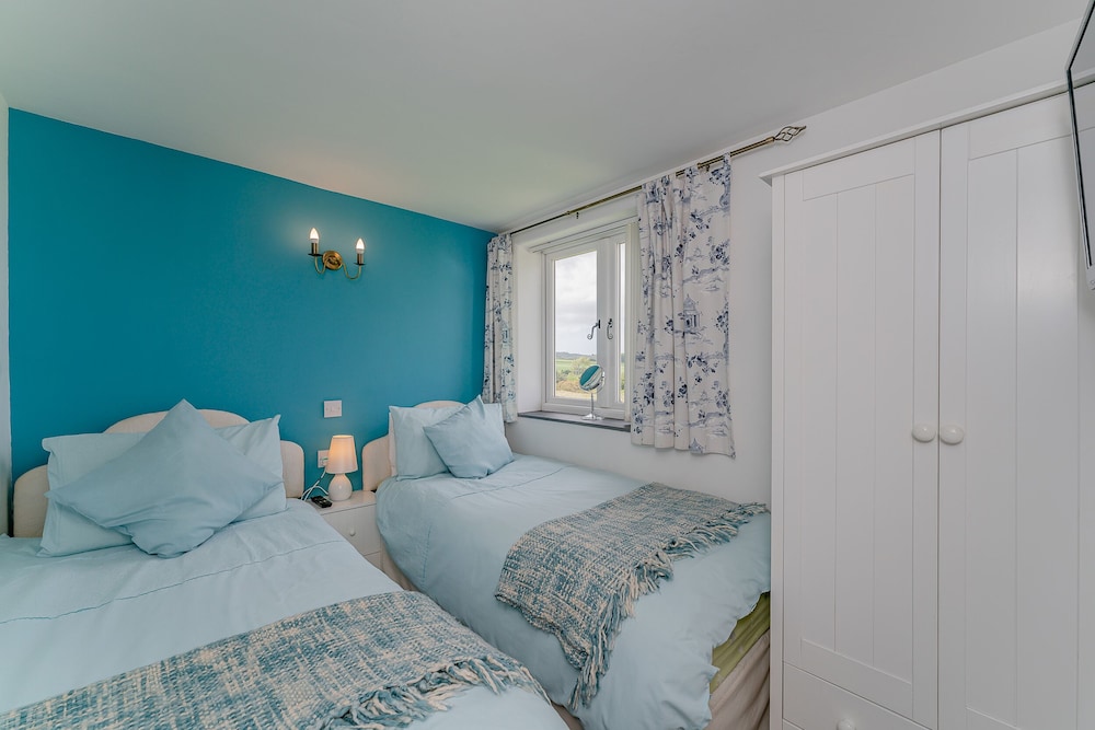 Crown Cottage