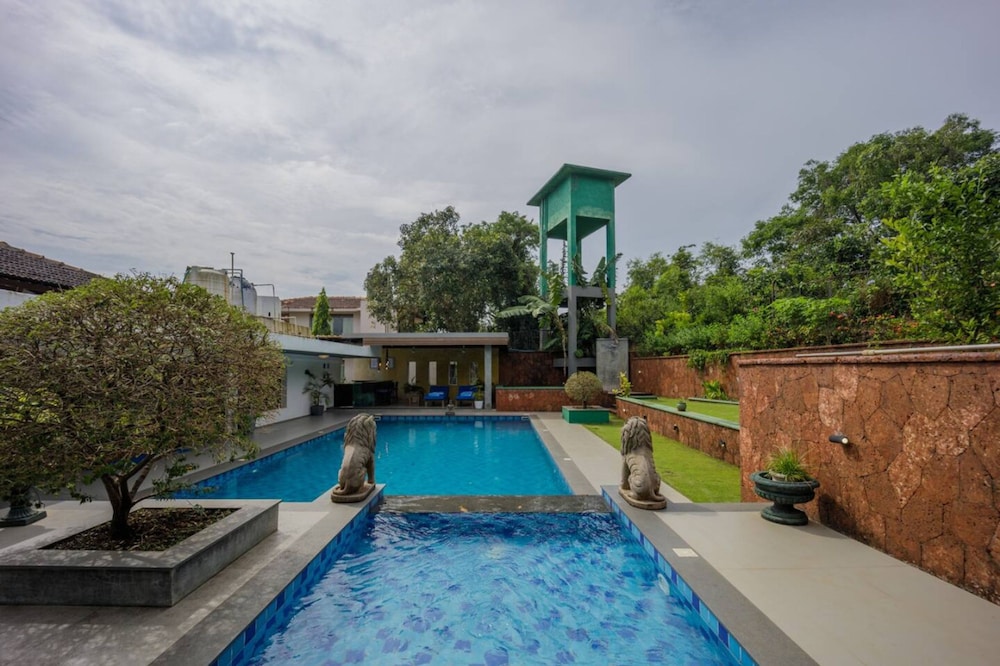 Stunning Hilltop 3BR Villa w Pool and River View