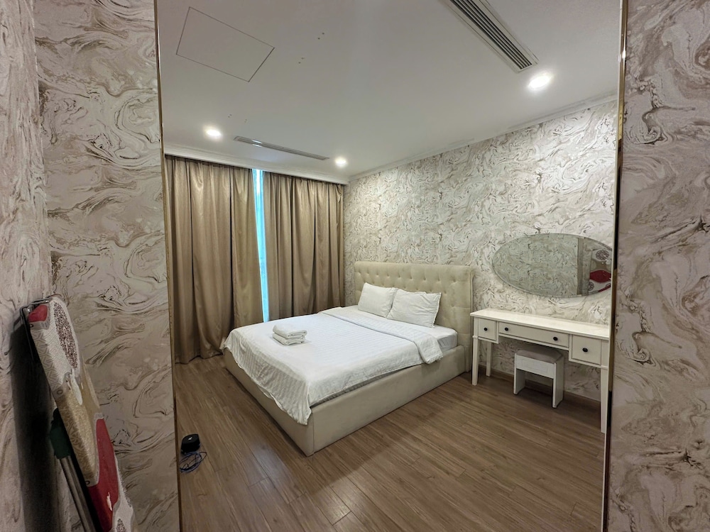 The Aquamarine Landmark Suites - Poolside Access at L4B