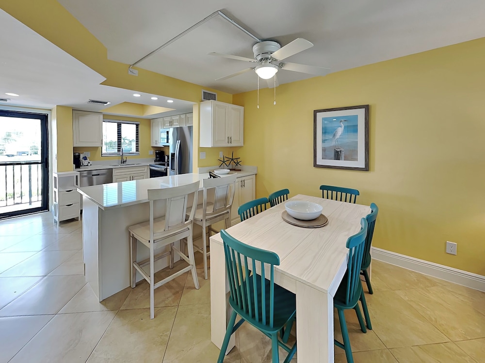 Seaside 2 by Distinctive Beach Rentals