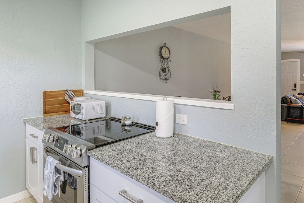 Within 10 Mi of Fort Pierce Beaches! Bright Duplex