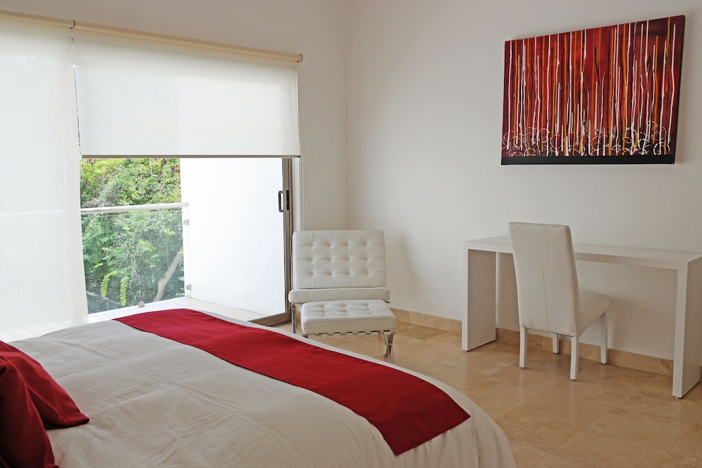 Bahia Principe Vacation Rentals - Three-Bedroom House