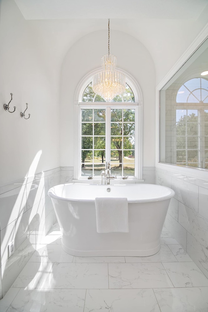 Private Riverbank 27-acre Estate 1 hr From Chicago