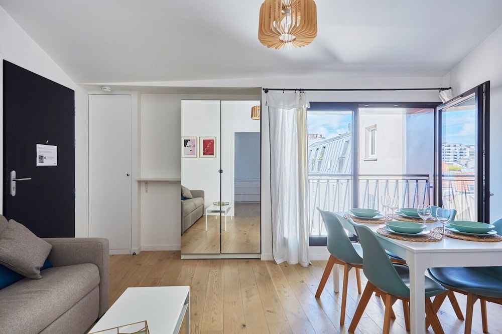 Apartment Boulogne Facing the 