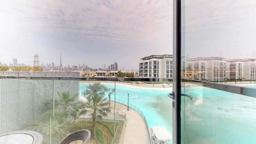 PVH - Lagoon View 1BR District One Res 4