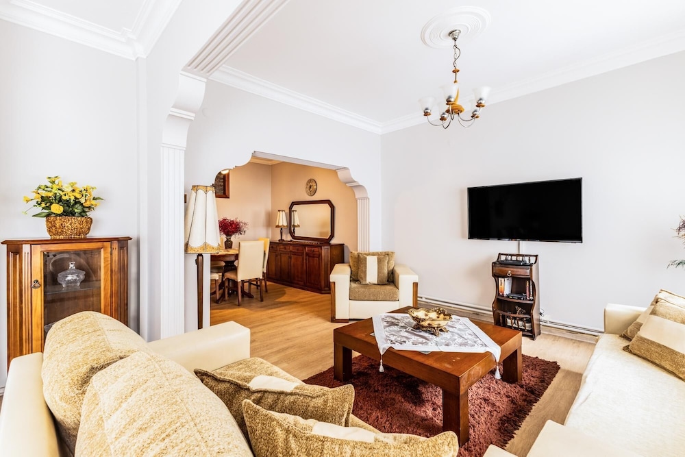 Tasteful Flat Near Moda Coast in Central Kadikoy