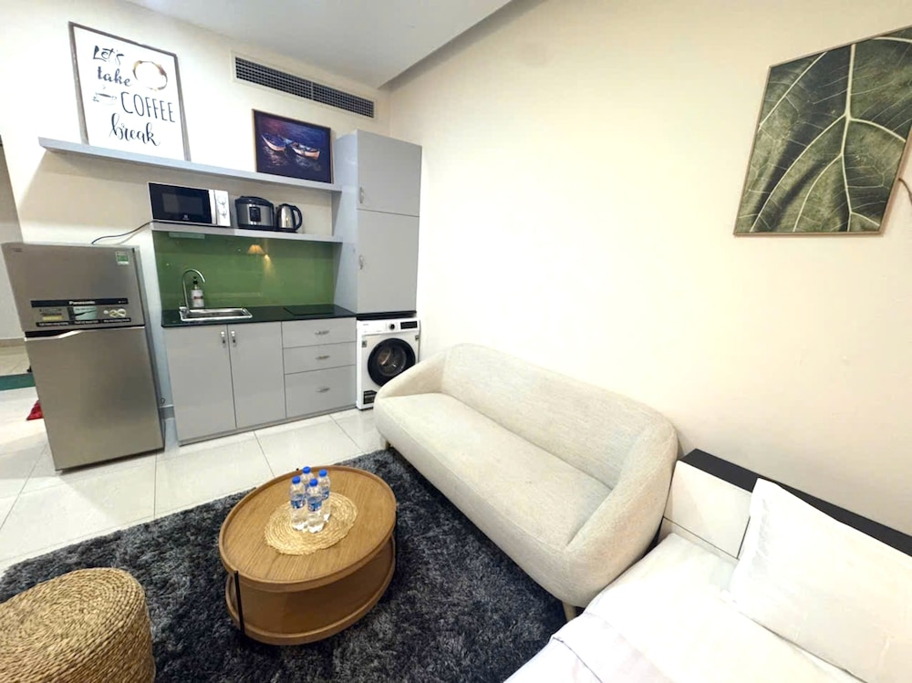 Diamond Suite Golden King