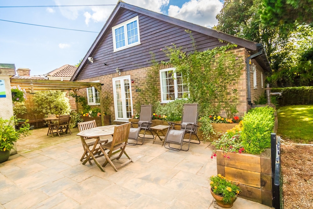 Hastings Vacations - Covehurst Bay Holiday Cottages - Property Image 1