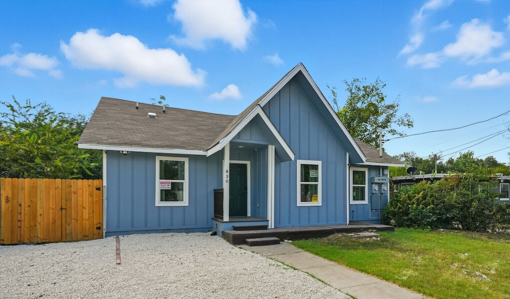 Spacious 4BR Gem Family-friendly Near Downtown