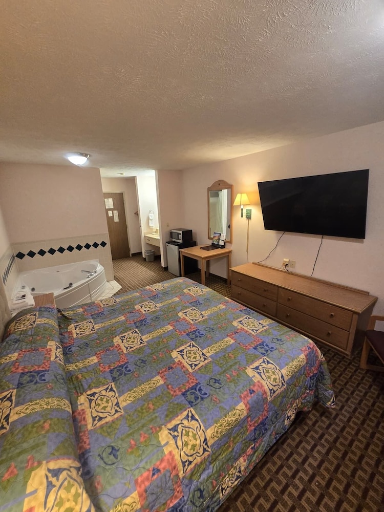 Capital O Roadside Inn Thedford NE 2