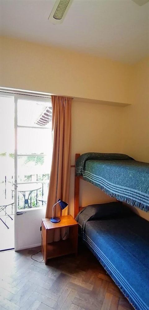 Alamo Hostel & Suites