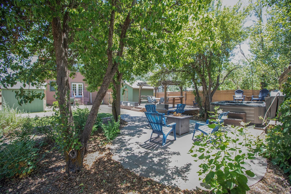 Home w/ Hot Tub, Steps to Dtwn Flagstaff & Nau!