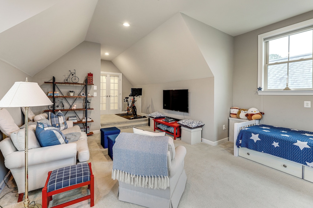 Communal Pools, 6 Mi to Bethany Beach! Family Home