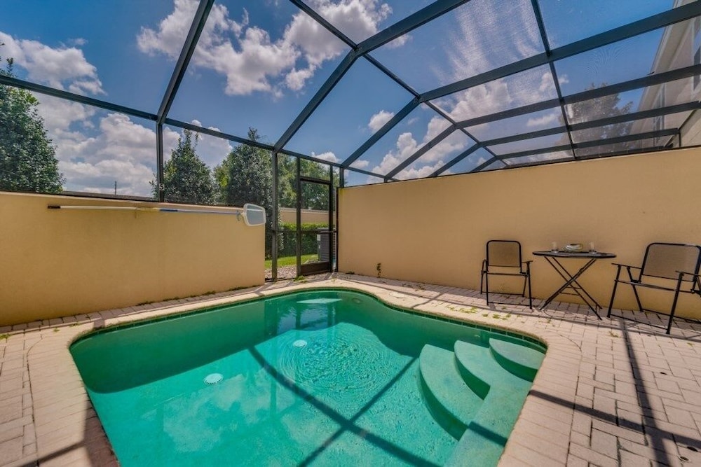 Neil's Windsor Hills Townhouse 3 Bedroom Townhouse by RedAwning - Image 3