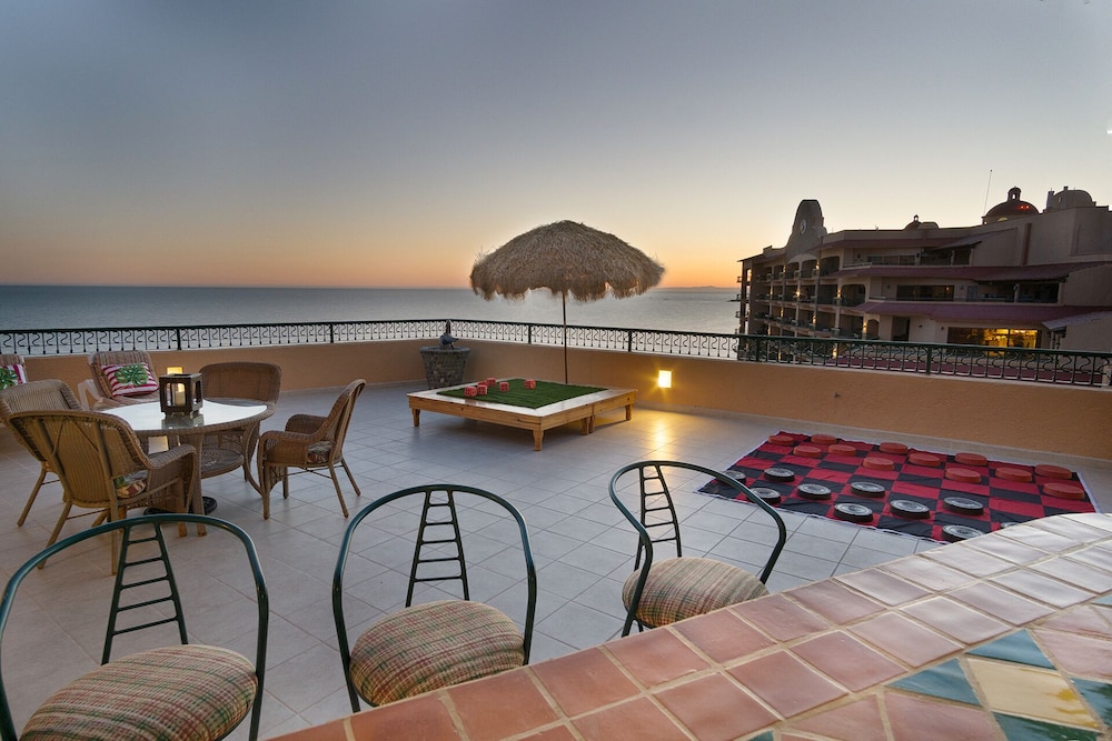 Casa Frida Massive Condo Sleeps up to 12!