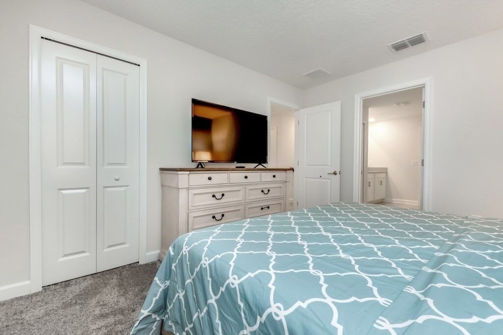 4629target 9 Br With Games Room 9 Bedroom Home by RedAwning view 2