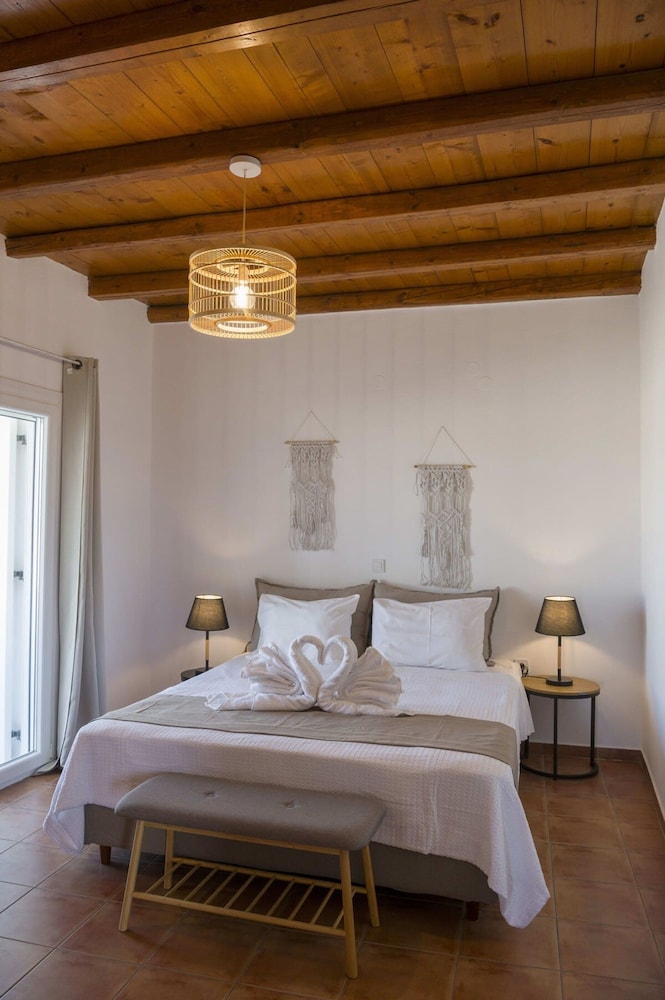 Myrsini Traditional Hillside Cottage