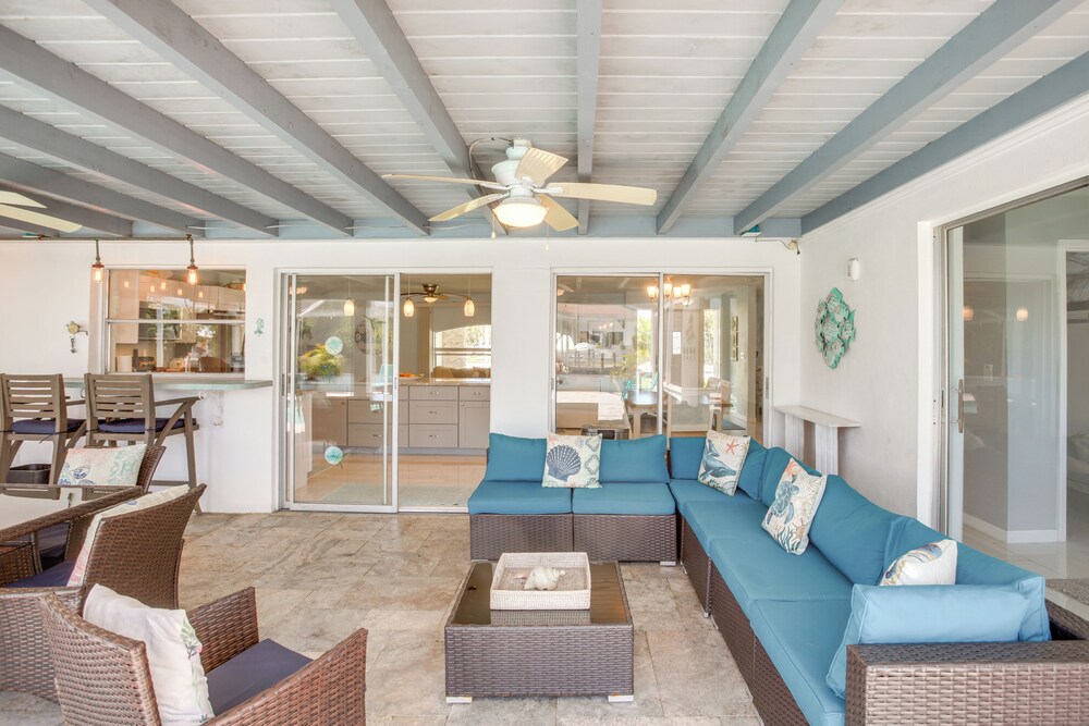 2 Mi to Beach: Canal-front Home in Cape Coral!