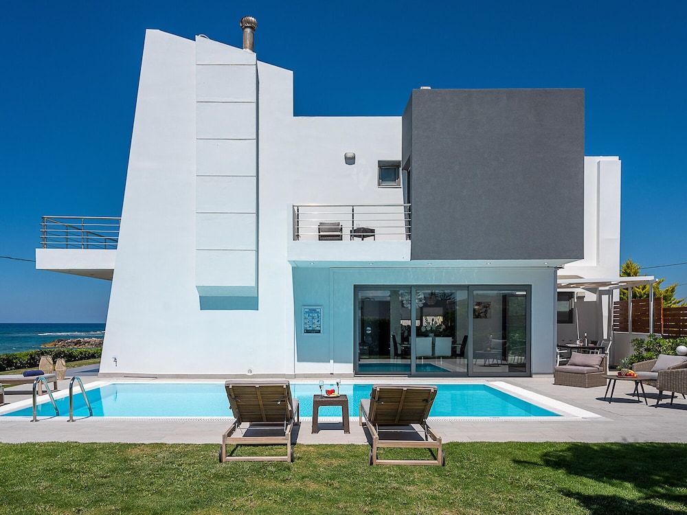 Villa Almyra