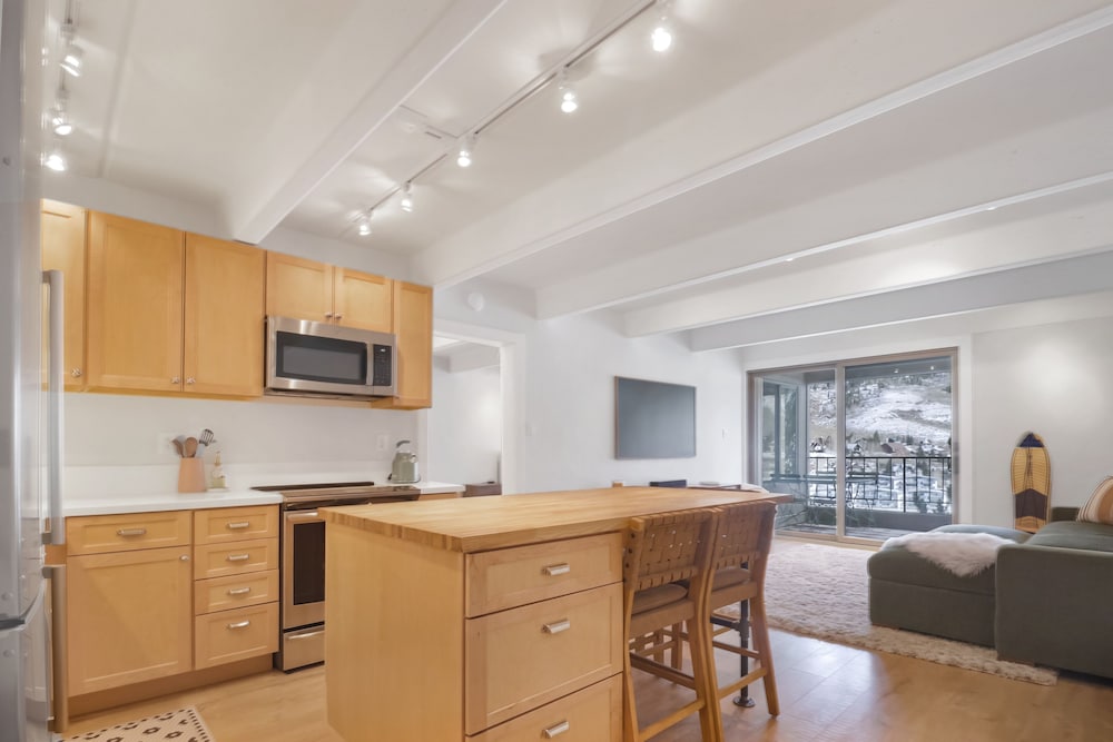 317 Lodge At Lake Dillon 1 Bedroom Condo
