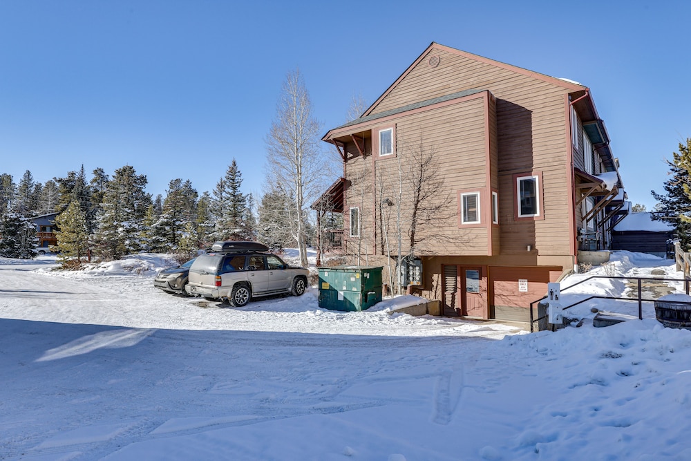 Fantastic Fraser Condo: Year-round Family Getaway